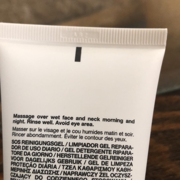 New Lab Series Daily Rescue Gel Cleanser (3.4 oz) - Picture 6 of 6